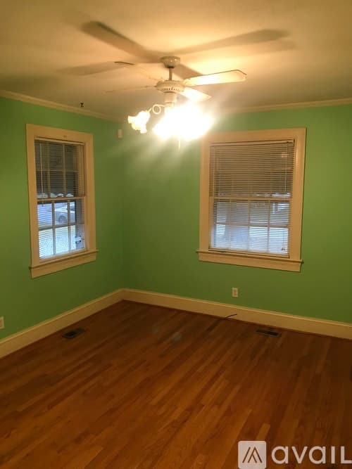 Kinston House: 1010 W Washington Ave
