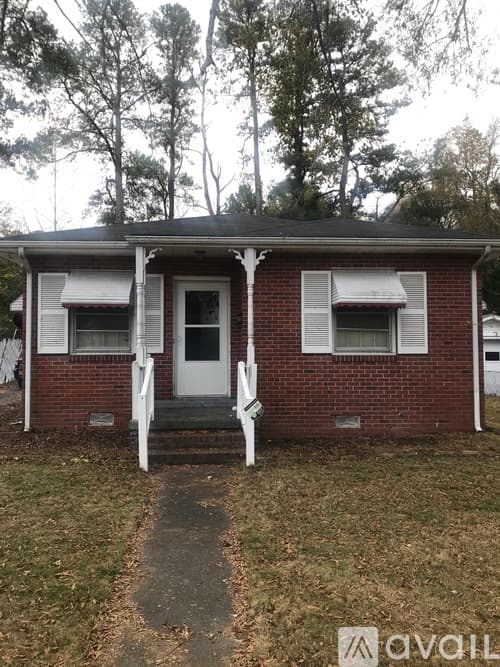 Kinston House: 1010 W Washington Ave