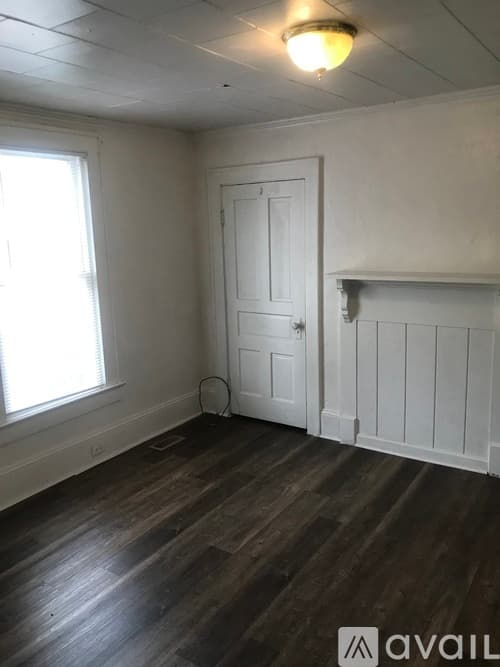 Goldsboro House: 1111 N George St
