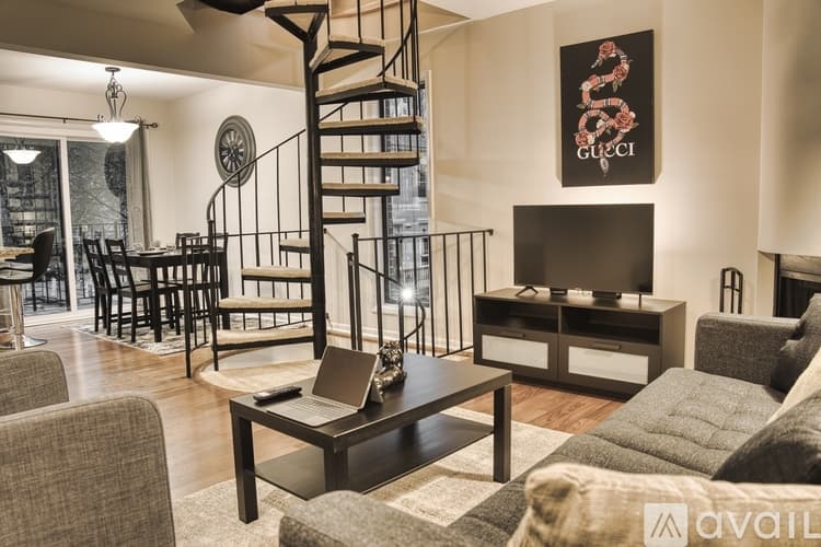 Cincinnati Townhome: 2430 Grandview Avenue