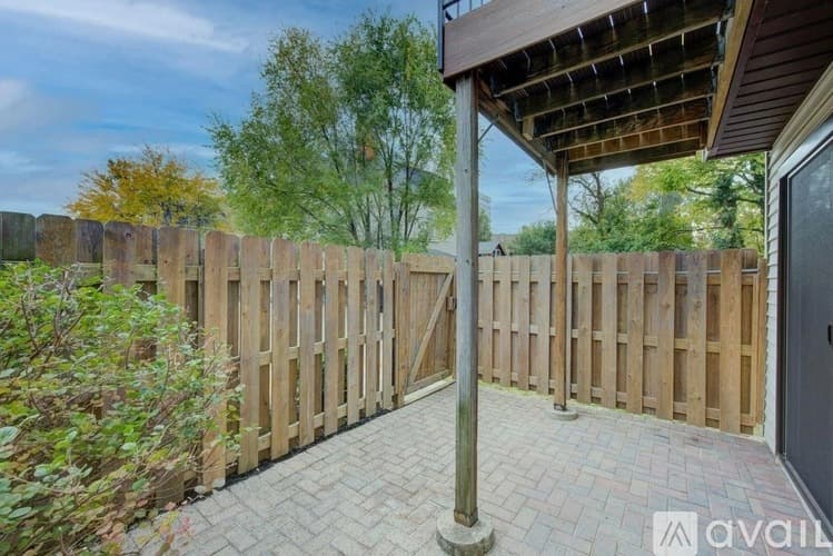 Cincinnati Townhome: 2430 Grandview Avenue