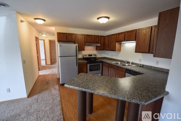 Mankato Apartment: 701 S Victory Dr