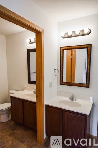 Mankato Apartment: 701 S Victory Dr