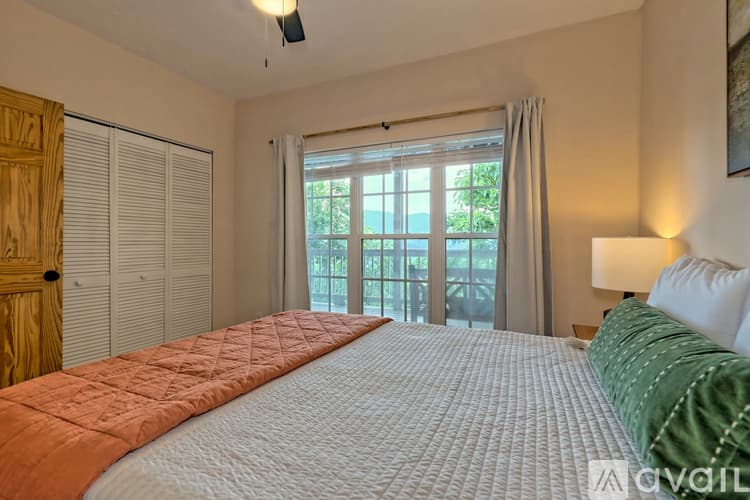 Clayton House: 233 Orchid Trl