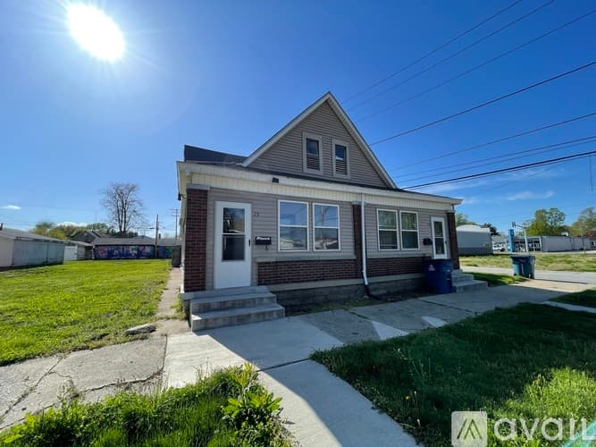 Terre Haute Apartment: 19 S 18th St