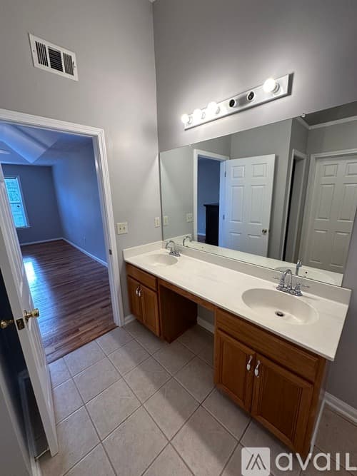 Cumming House: 1655 Berrywood Way