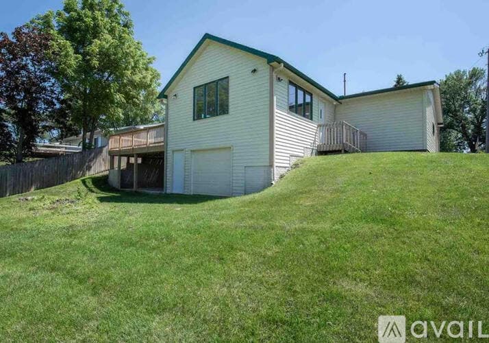 Silvis House: 1209 8th Avenue