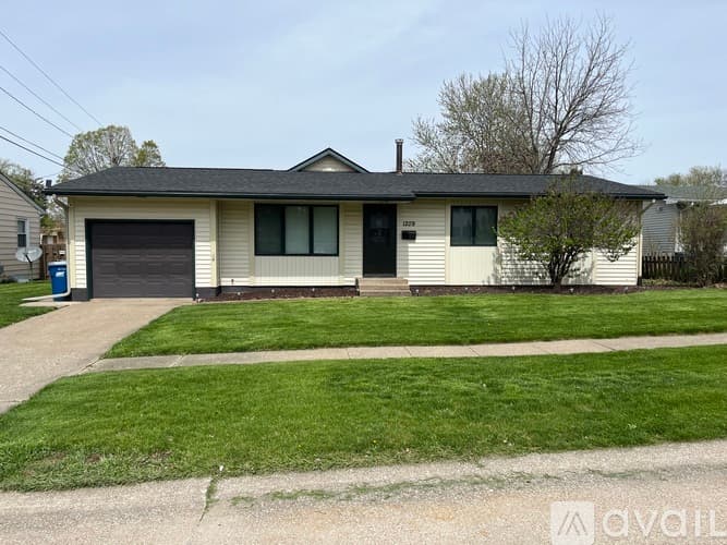 Silvis House: 1209 8th Avenue