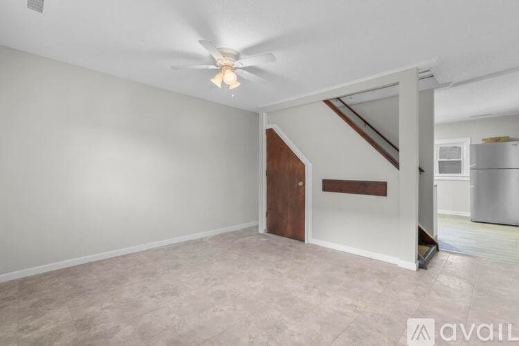 Middletown Apartment: 5 Flower St