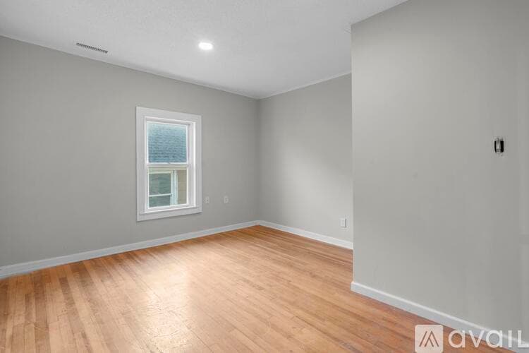 Middletown Apartment: 5 Flower St