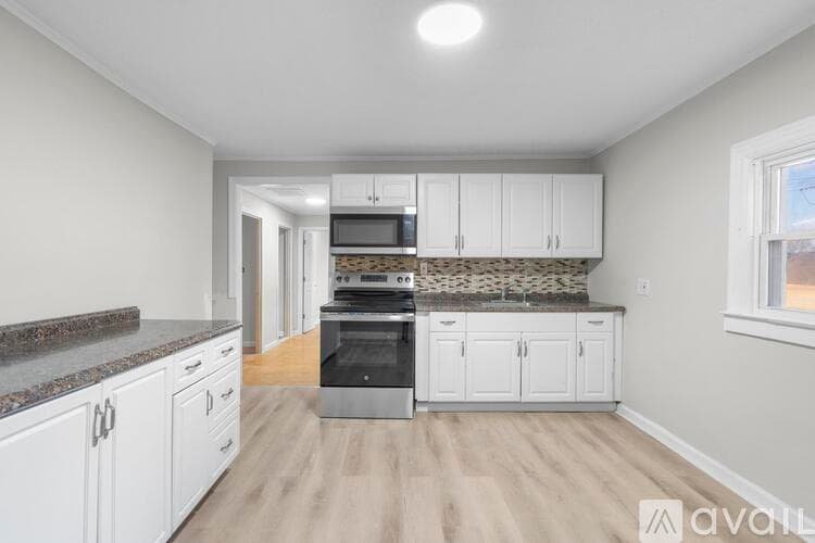 Middletown Apartment: 5 Flower St