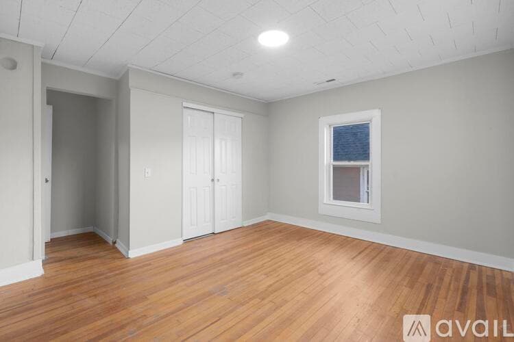 Middletown Apartment: 5 Flower St