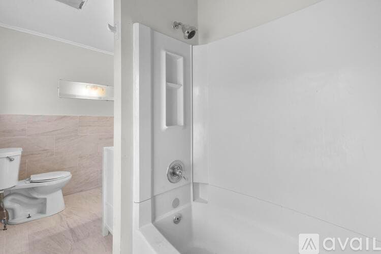 Middletown Apartment: 5 Flower St