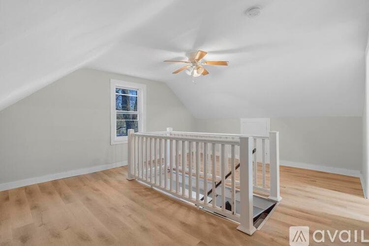 Middletown Apartment: 5 Flower St