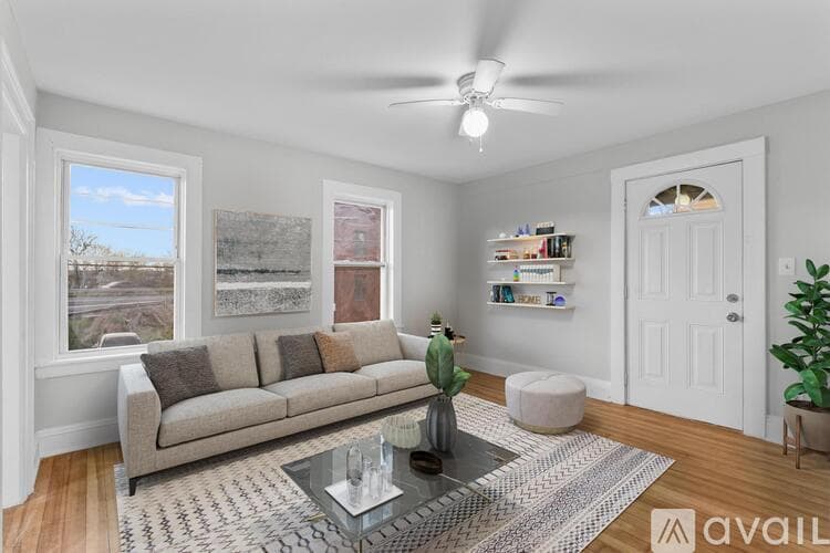 Middletown Apartment: 5 Flower St