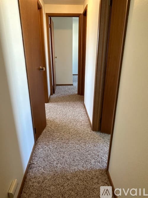 Pekin House: 16 Florentine Ct
