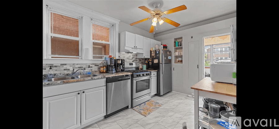 St. Louis Apartment: 5501 Rhodes Avenue