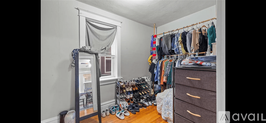 St. Louis Apartment: 5501 Rhodes Avenue
