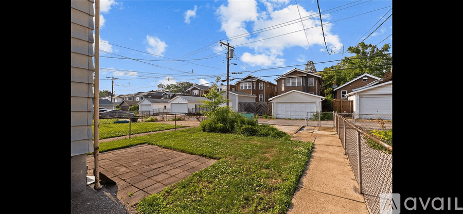 St. Louis Apartment: 5501 Rhodes Avenue