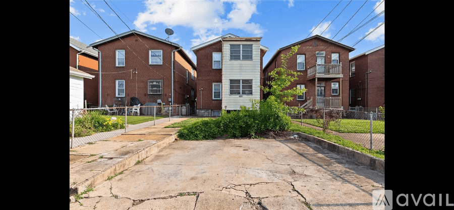 St. Louis Apartment: 5501 Rhodes Avenue