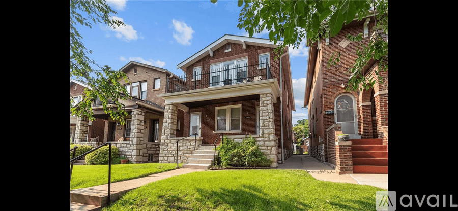 St. Louis Apartment: 5501 Rhodes Avenue