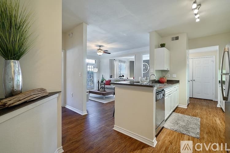 Fort Worth Apartment: 6113 N Beach St