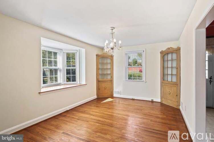 Towson House: 1606 Thetford Road