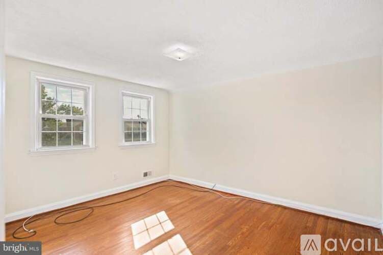 Towson House: 1606 Thetford Road
