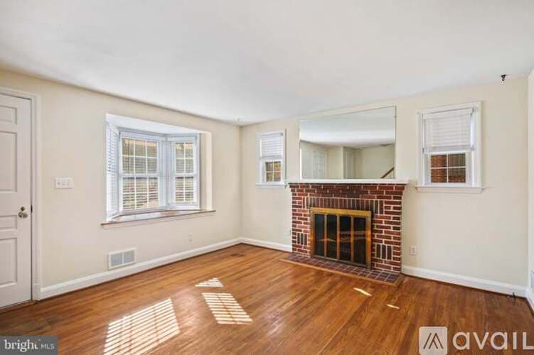 Towson House: 1606 Thetford Road