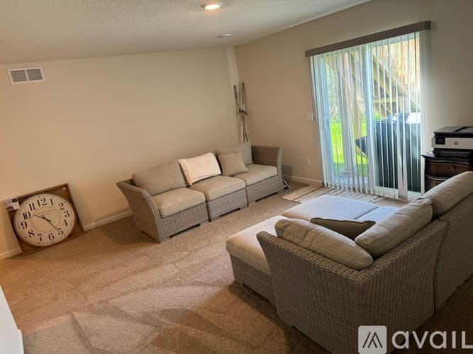 Montrose House: 1038 White Tail Ln
