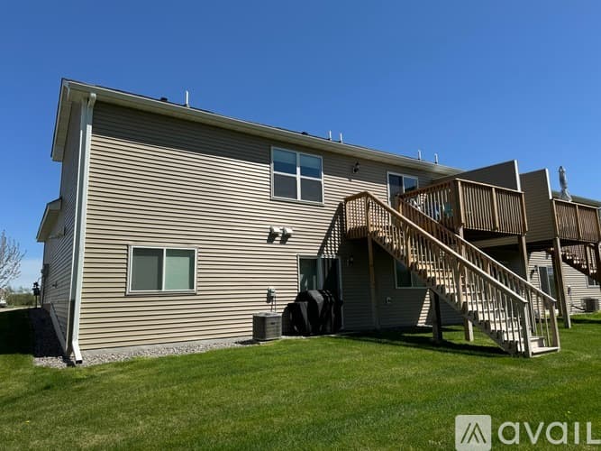 Montrose House: 1038 White Tail Ln