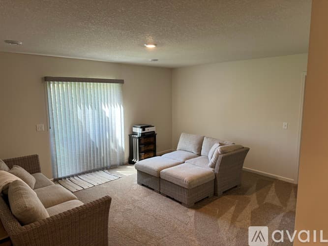 Montrose House: 1038 White Tail Ln