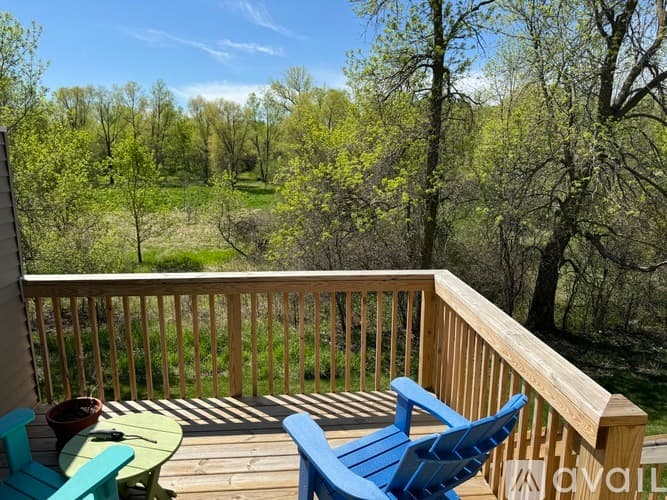Montrose House: 1038 White Tail Ln
