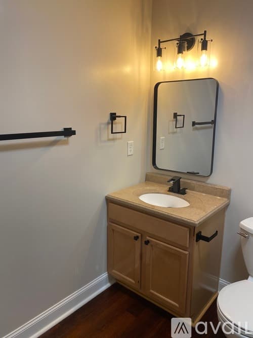 Dallas House: 515 Cole Creek Dr