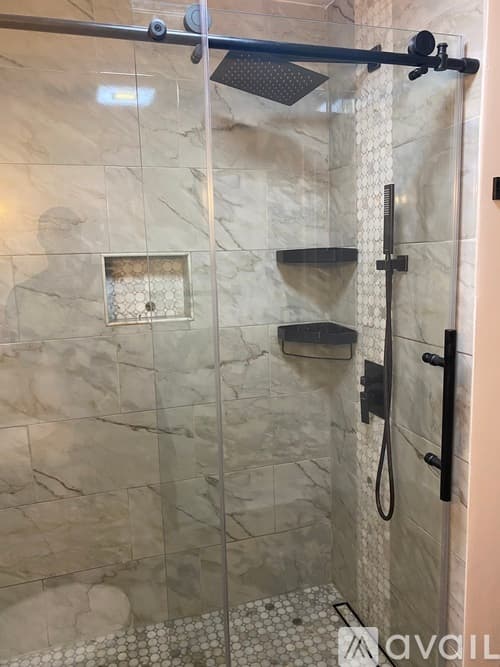 Dallas House: 515 Cole Creek Dr