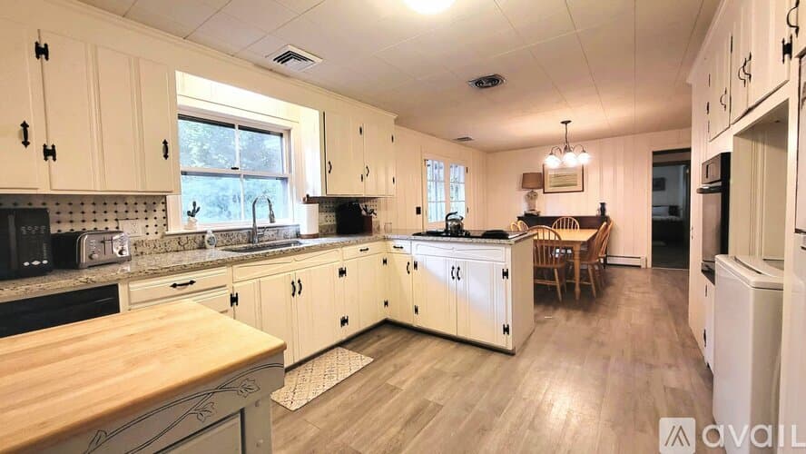 Ogunquit House: 9 Myrtle Ln