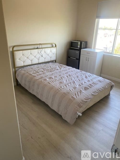 San Jose House: 185 Esfahan Dr