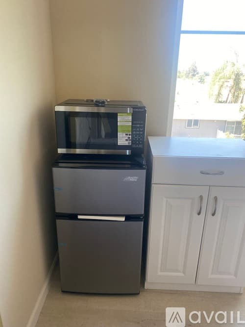 San Jose House: 185 Esfahan Dr