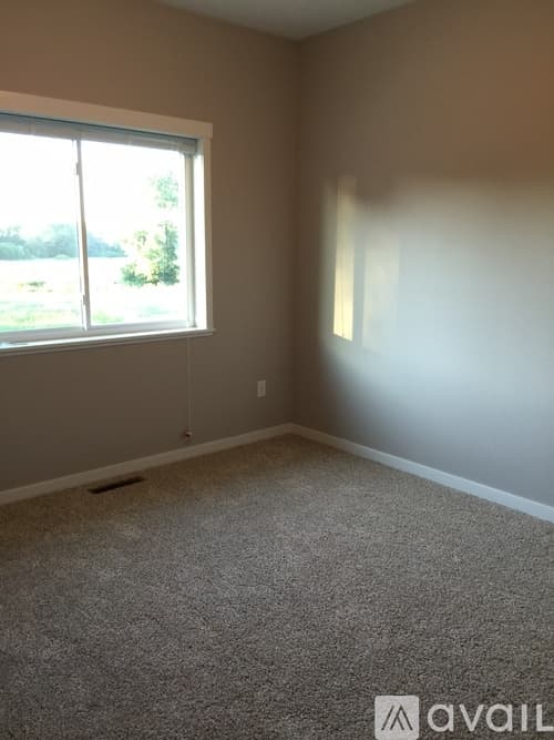 Eagle Lake Apartment: 101 Eagle Ave