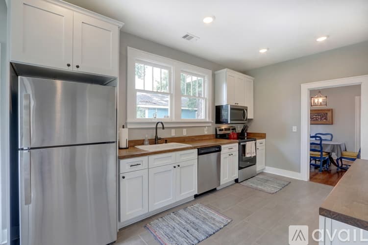 Savannah House: 1317 Seiler Ave