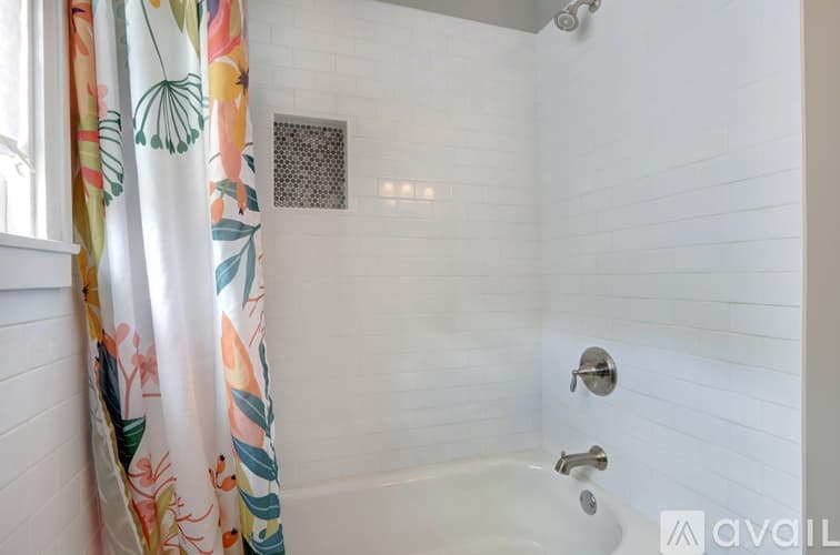 Savannah House: 1317 Seiler Ave