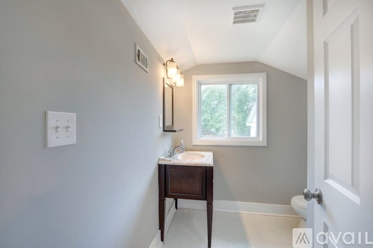 Savannah House: 1317 Seiler Ave