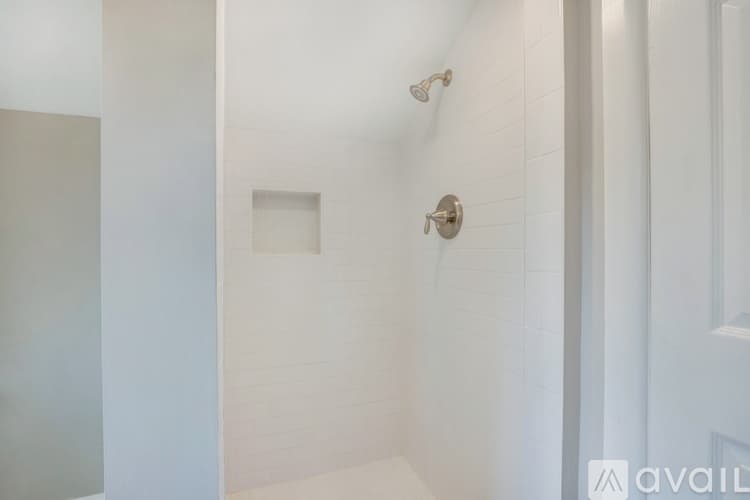 Savannah House: 1317 Seiler Ave