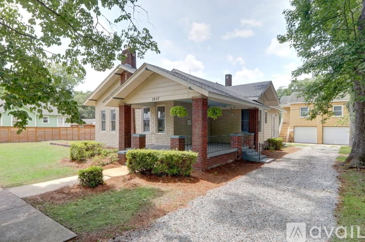 Savannah House: 1317 Seiler Ave