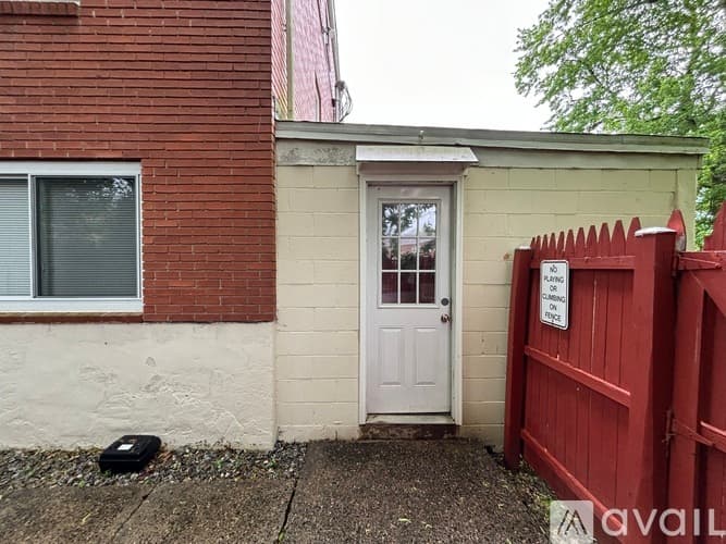 Norwalk Apartment: 12 N Taylor Ave