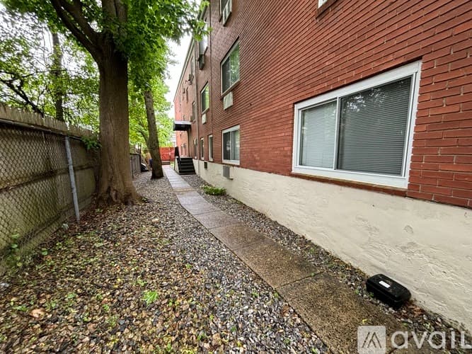 Norwalk Apartment: 12 N Taylor Ave