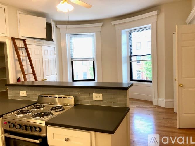 Boston Apartment: 614 Massachusetts Ave