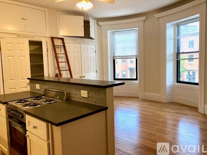 Boston Apartment: 614 Massachusetts Ave