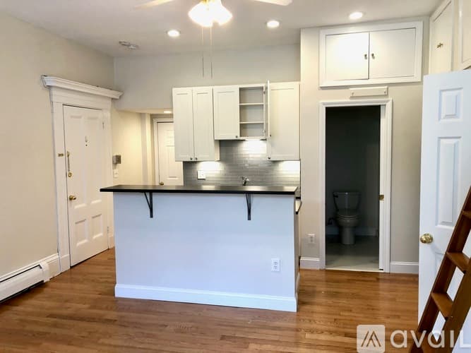 Boston Apartment: 614 Massachusetts Ave