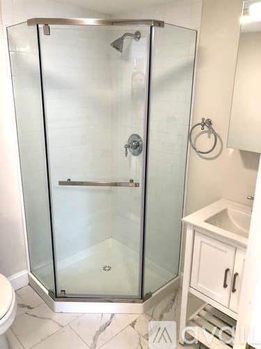 Boston Apartment: 614 Massachusetts Ave